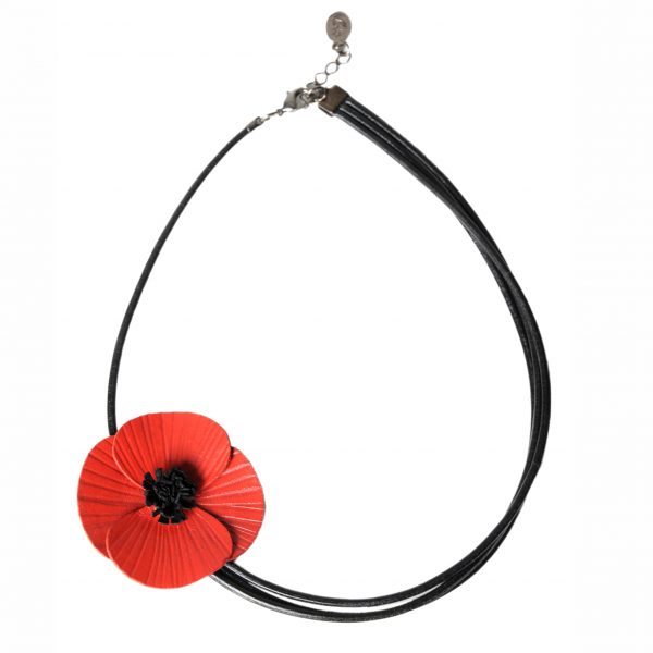 collier fleur en cuir