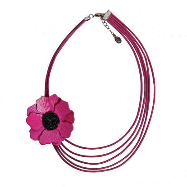 collier fleur en cuir