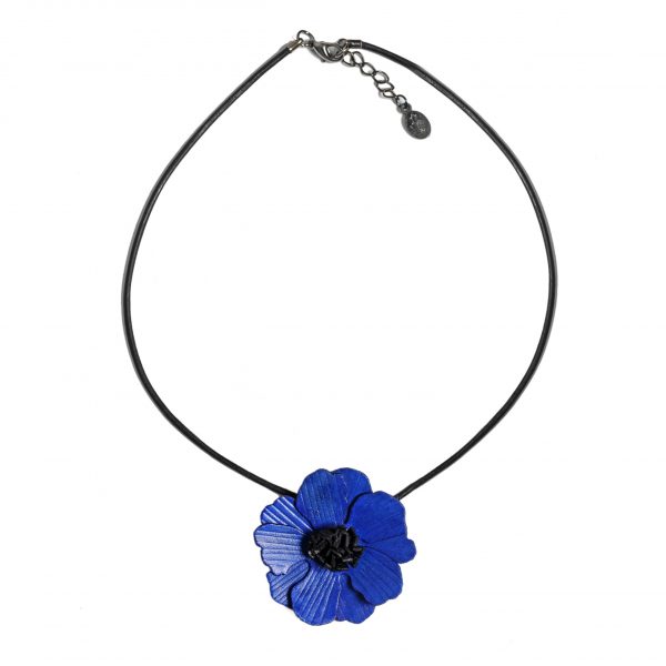 pendentif fleur en cuir