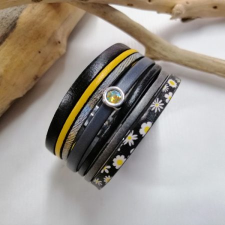 bracelet cuir multi rang, noir, jaune et cuir imprimés, cristal de Swarovski,